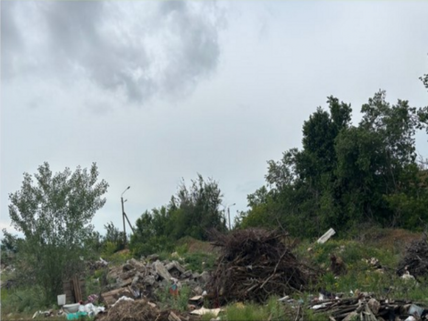 В Цимлянске обнаружили незаконную свалку отходов 