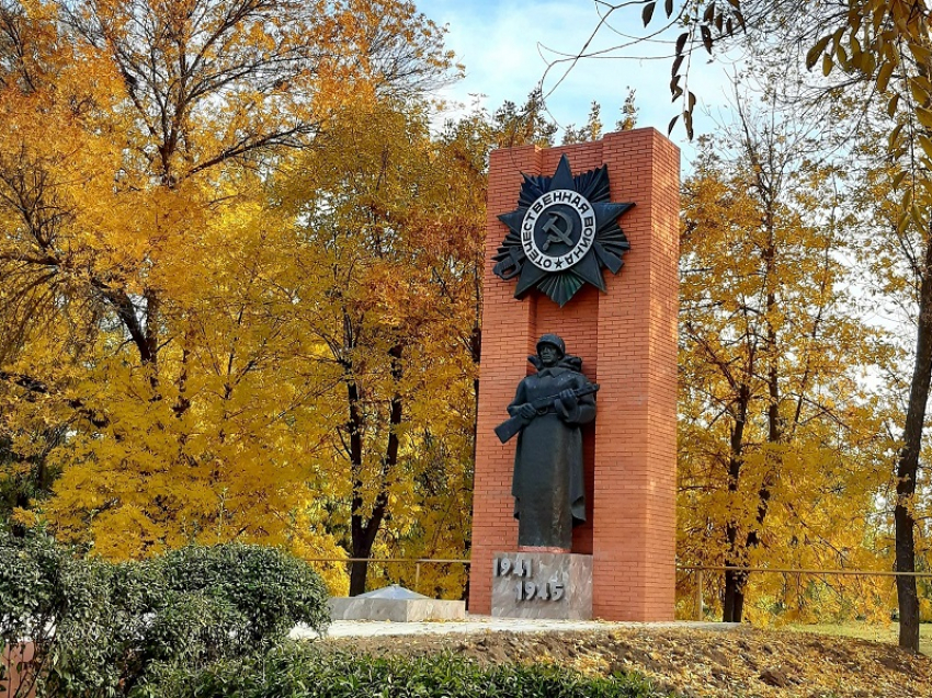 В Волгодонском районе после ремонта открыли памятник Победе