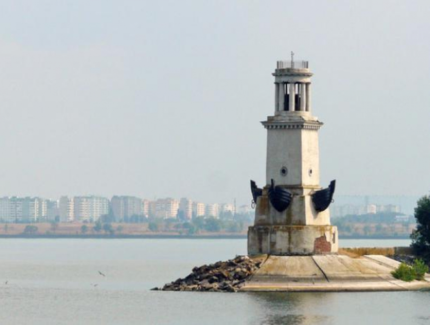 Ранним утром воскресенья Волгодонск окутало легким туманом 