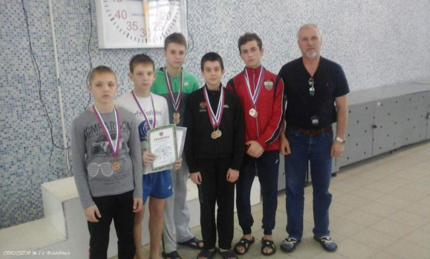 Пловцы из Волгодонска привезли россыпь наград с «Веселого дельфина»