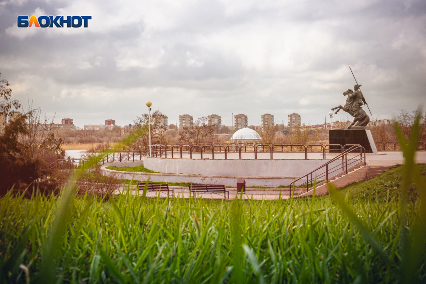 Из унылого зрелища в визитную карточку Волгодонска намерены превратить общественники набережную у ТРЦ