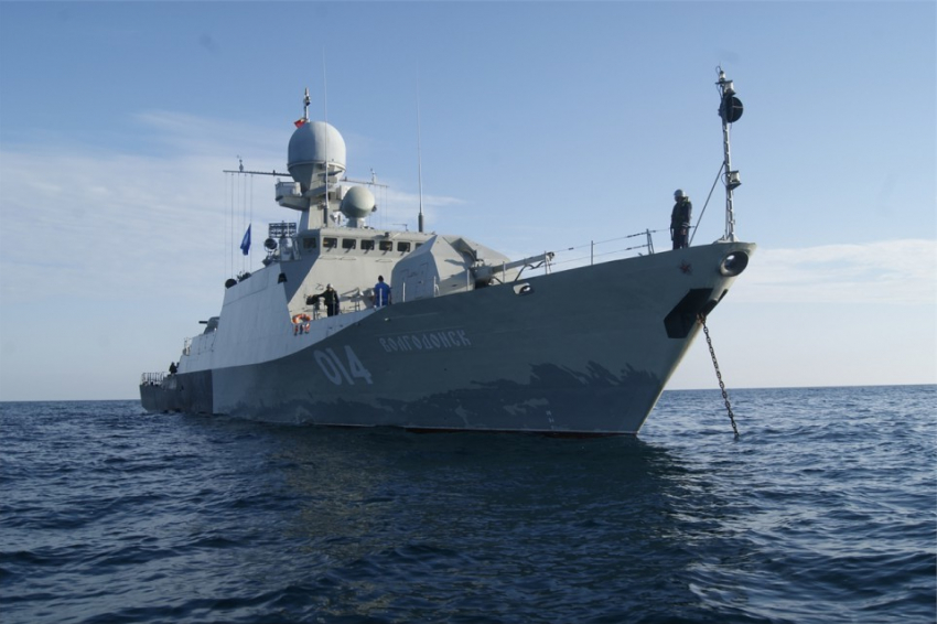 МАК «Волгодонск» отработал учение по борьбе за живучесть кораблей и эвакуации личного состава 