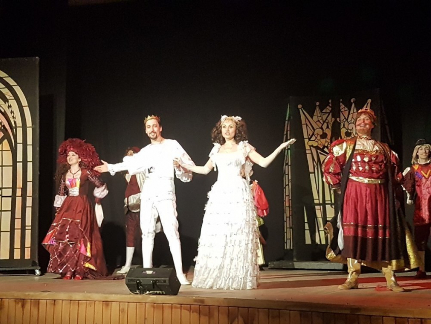 Волгодонцы посмотрели спектакль Ростовского театра «Капризная Принцесса"