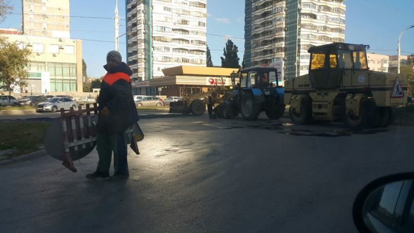 На проспекте Курчатова начали укладывать асфальт