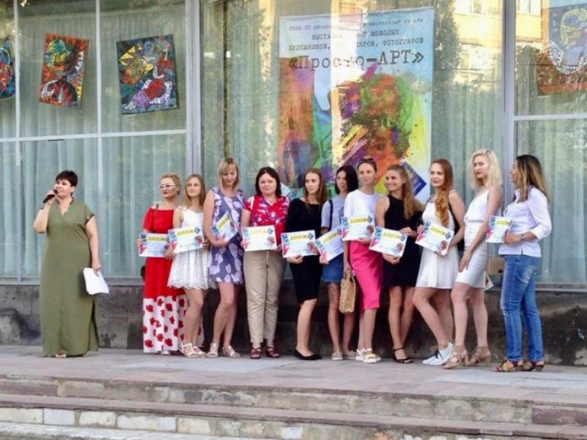 Выставка работ молодых художников «Просто-АРТ» распахнула свои двери волгодонцам