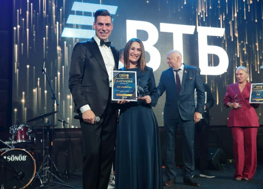  Дмитрий Дюжев вручил премию агентству недвижимости из Волгодонска