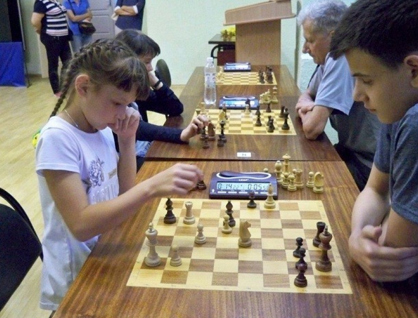 Юная шахматистка Екатерина Кирдяшкина стала победительницей чемпионата ЮФО среди девочек