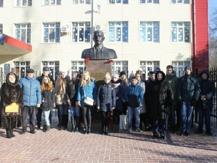 11 лет назад в Волгодонске появился памятник Герою России Михаилу Ревенко