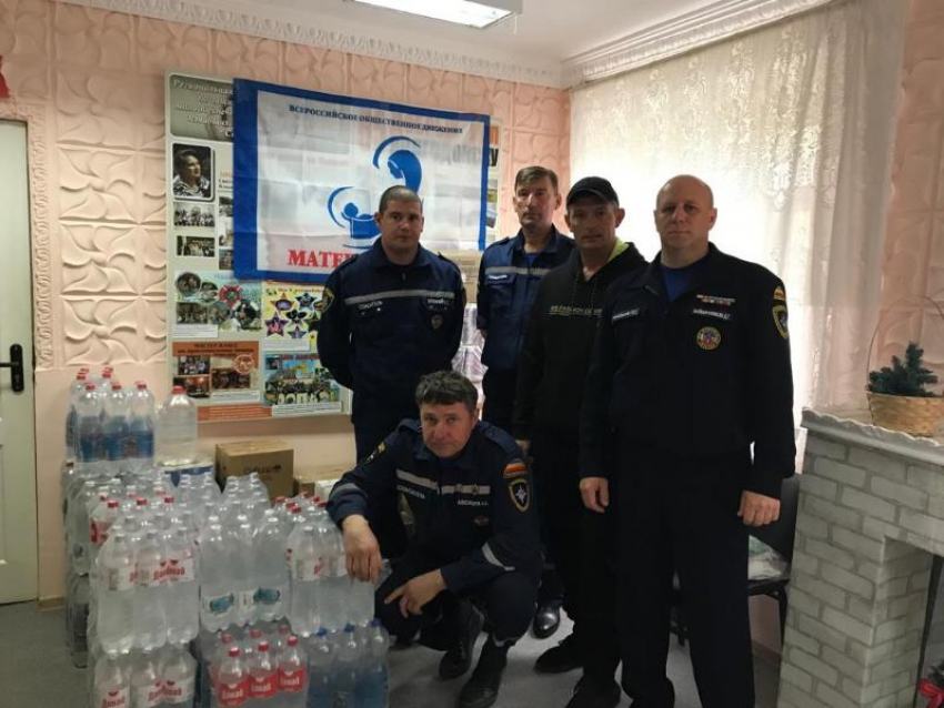 Спасатели Волгодонска передали гуманитарную помощь участникам спецоперации на Украине 
