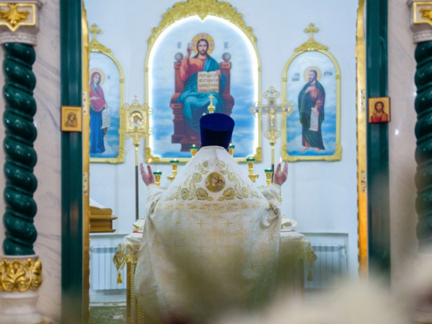 Рождественские службы пройдут в Свято-Троицком храме Волгодонска