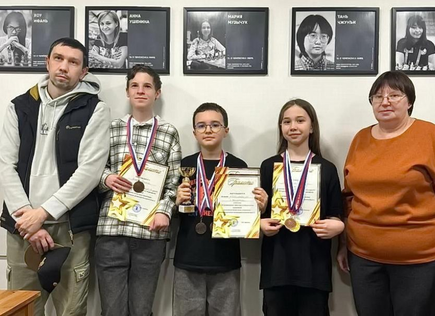 Золото и бронзу Всероссийских соревнований по шахматам  завоевали школьники из Волгодонска 