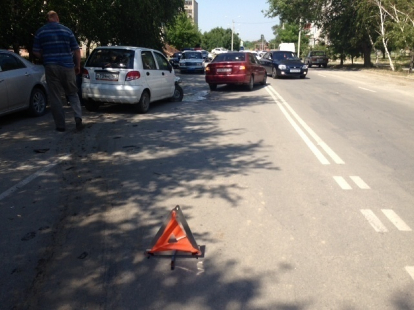 В результате столкновения двух корейских автомобилей пострадал двухлетний ребенок и его 29-летняя мать