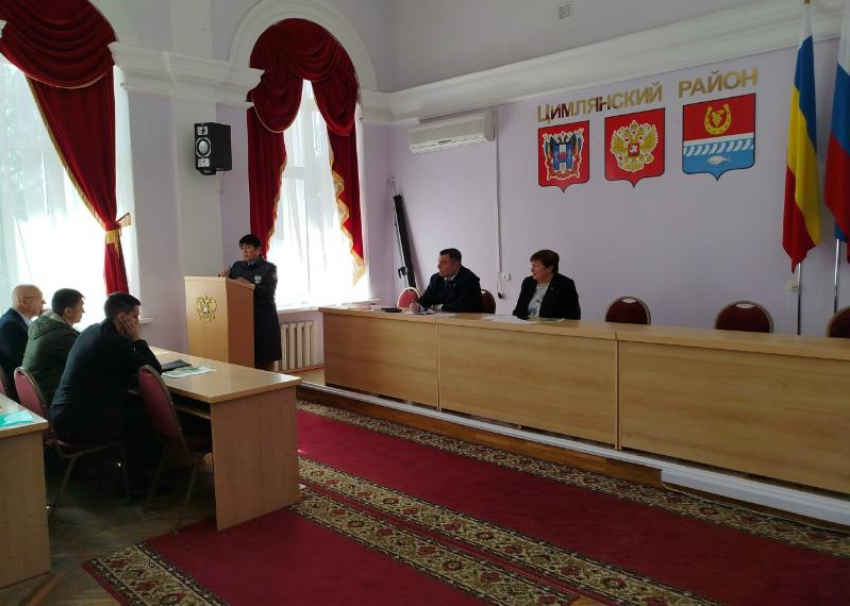 В Цимлянском районе обсудили подготовку к весеннему севу и меры профилактики ландшафтных пожаров