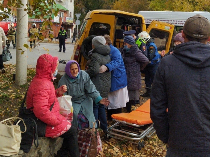 Следком и прокуратура проводят проверку по факту ДТП с автобусом и маршруткой в Волгодонске