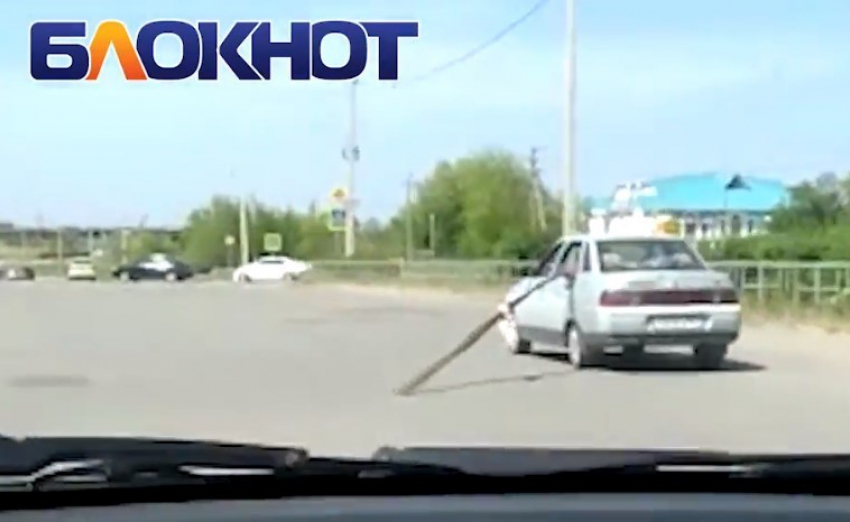 Мужчина снял на видео необычную езду водителей «по-волгодонски"