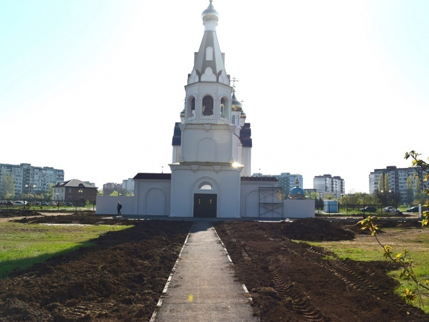 В Волгодонске завершается строительство высочайшей колокольни кафедрального собора