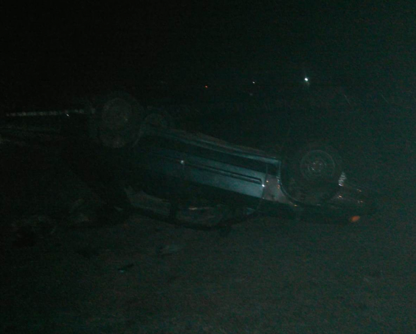 Два человека пострадали при опрокидывании машины в селе Дубовское