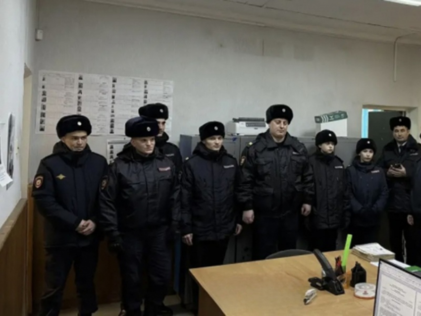 Полицейские и курсанты провели рейд в «гетто» на улице Ленина 