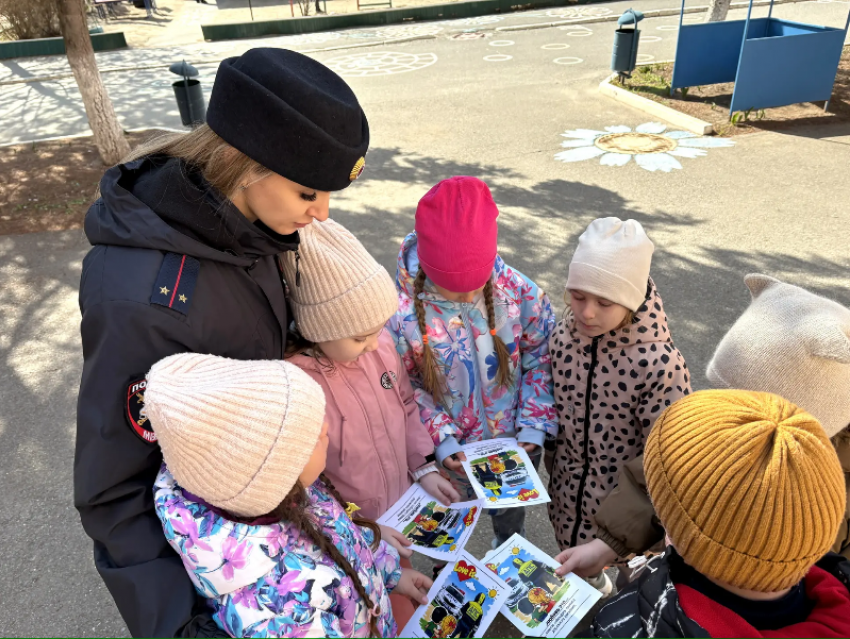 «Любовь - это соблюдать правила дорожного движения вместе»: милую акцию провели в Волгодонск