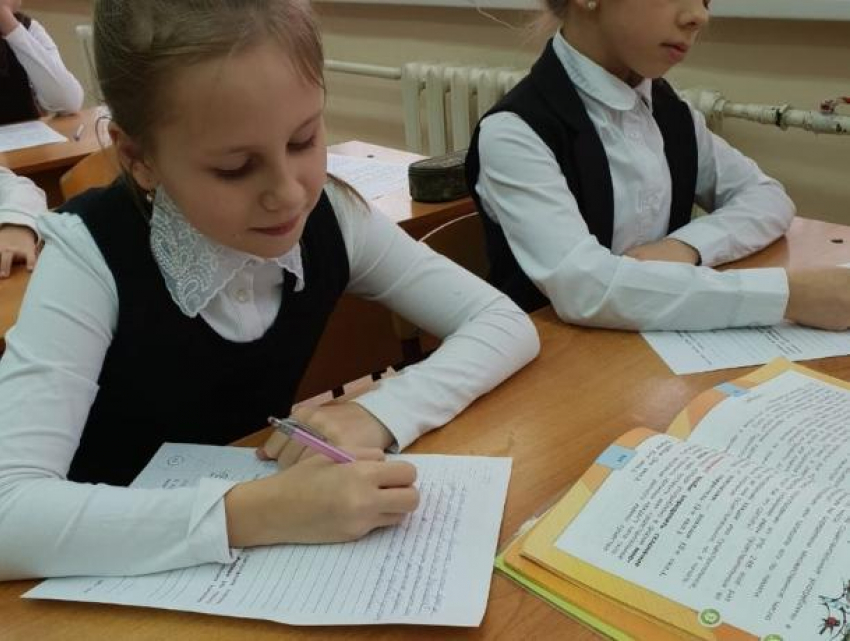 В школах Волгодонска началась самая длинная третья учебная четверть
