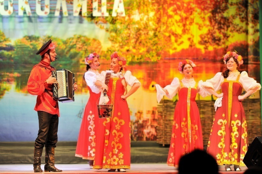   Волгодонский народный ансамбль «Околица» отметил 20-летний юбилей