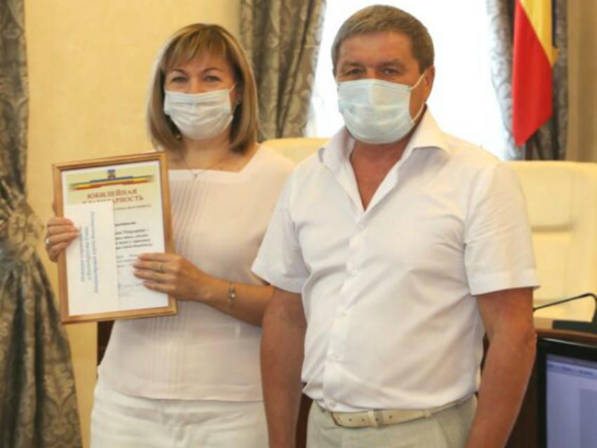 За вклад в развитие Волгодонска представители социальной сферы получили юбилейные медали 