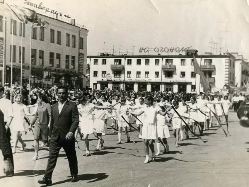 60 лет назад в Волгодонске завершилось строительство трехэтажного универмага 