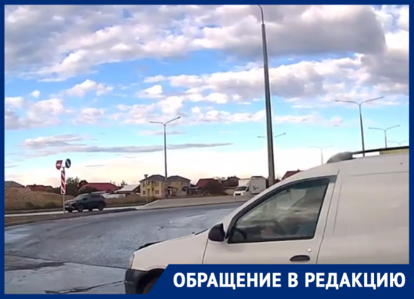 «Откуда такие одарённые берутся?»: на кольце с нового моста «Ларгус» вылетел прямо под машину