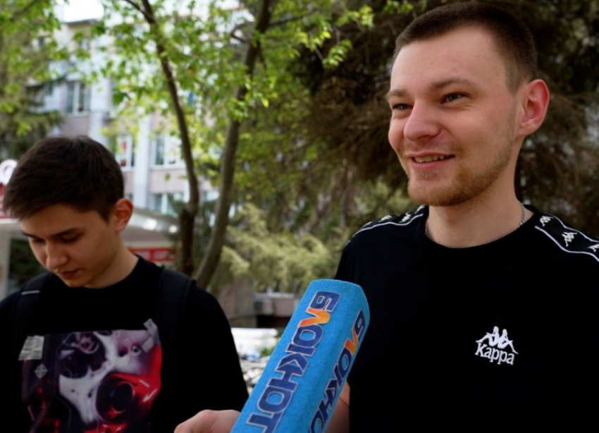«Силовые структуры», «яичные белки» и «крыски»: как волгодонцы называют чаты с  друзьями