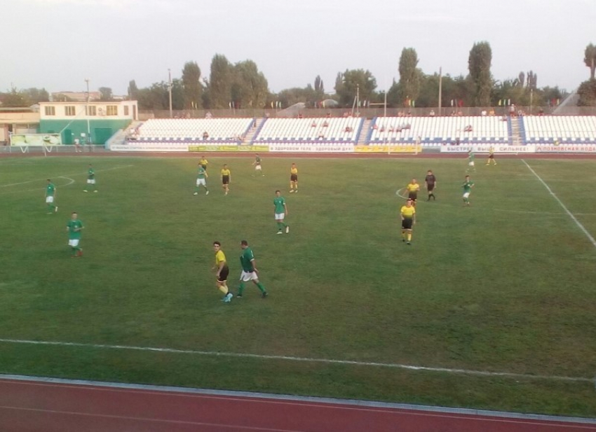 Волгодонские футболисты закрепили свое лидерство победой над «Урожаем»