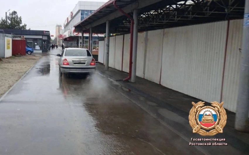 Водитель в Волгодонске оштрафован за езду по тротуару после публикации в «Блокноте"