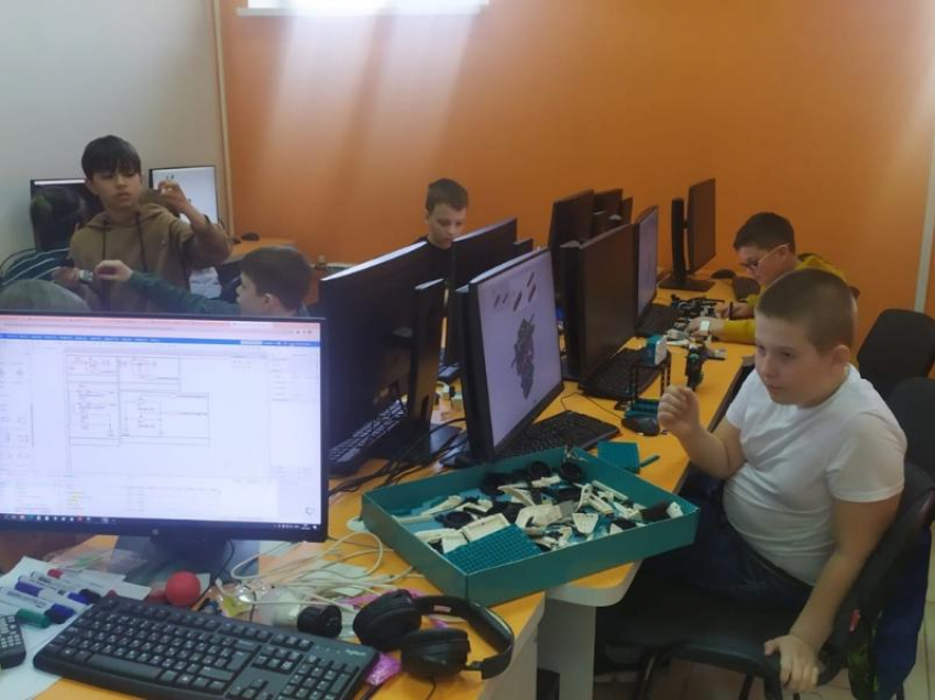 Откройте для вашего ребенка дверь в мир IT*с «Компьютерной Академией ТОП»