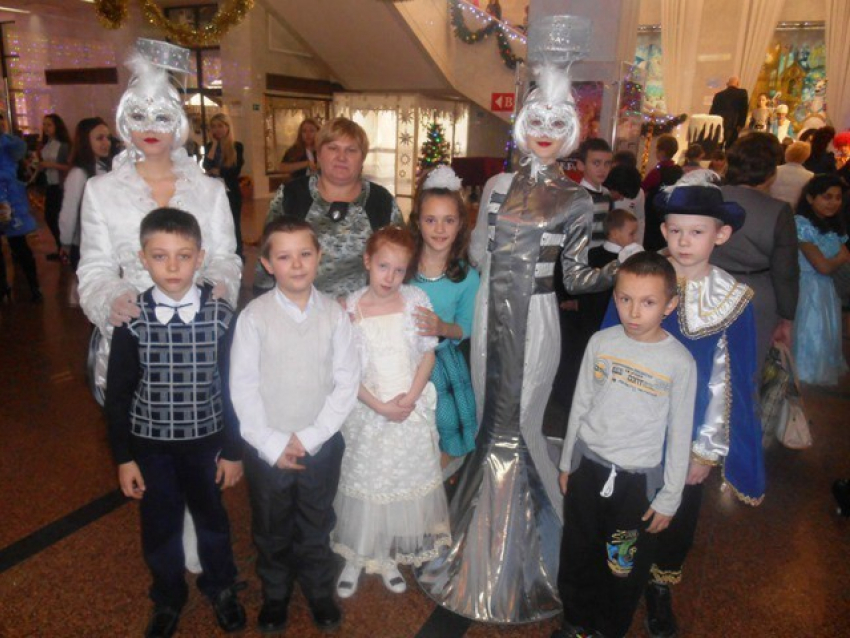 Дети из Волгодонска побывали на губернаторской елке