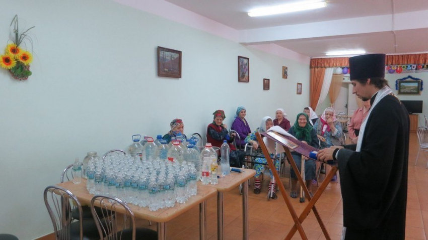 В пансионате для престарелых и инвалидов Волгодонска отметили Крещение Господне