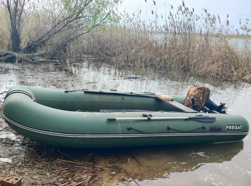 Браконьера на лодке из ПВХ с мотором задержали у станицы Новоцимлянской при поддержке сотрудников ГАИ