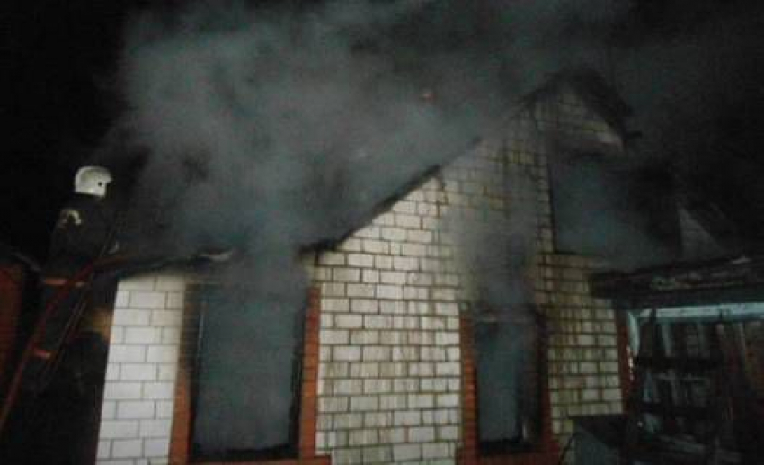 В Цимлянском районе случился пожар в летней кухне