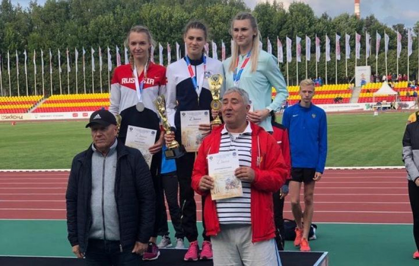 Волгодонская легкоатлетка Валерия Воловликова выиграла спартакиаду учащихся России