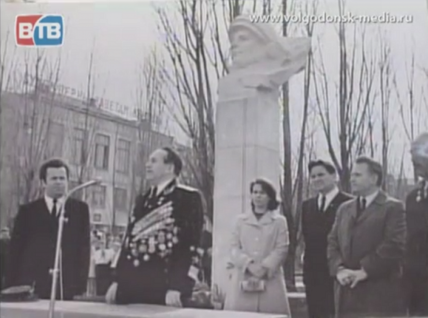 Календарь Волгодонска: 12 апреля 1972 года установлен  памятник Юрию Гагарину