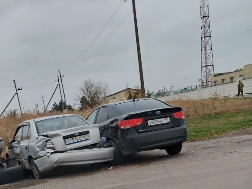 В Волгодонске лихач на парковке устроил автомобильный «боулинг»