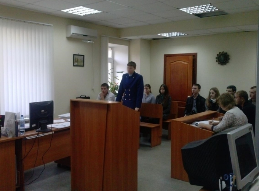 Жителя Дубовского района, обвинившего прокурорского работника во взятке, будут судить за клевету