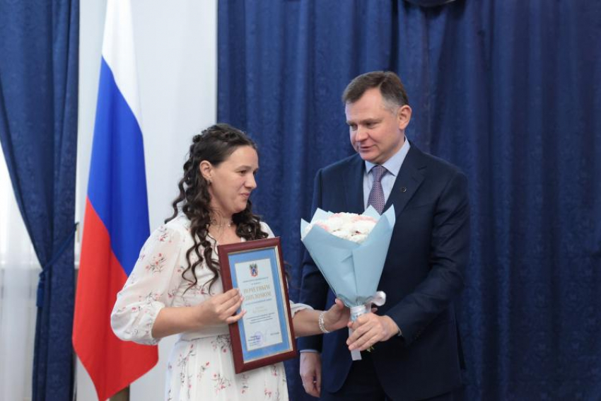 Многодетные матери из Волгодонска удостоены наград Губернатора Ростовской области в канун Дня матери