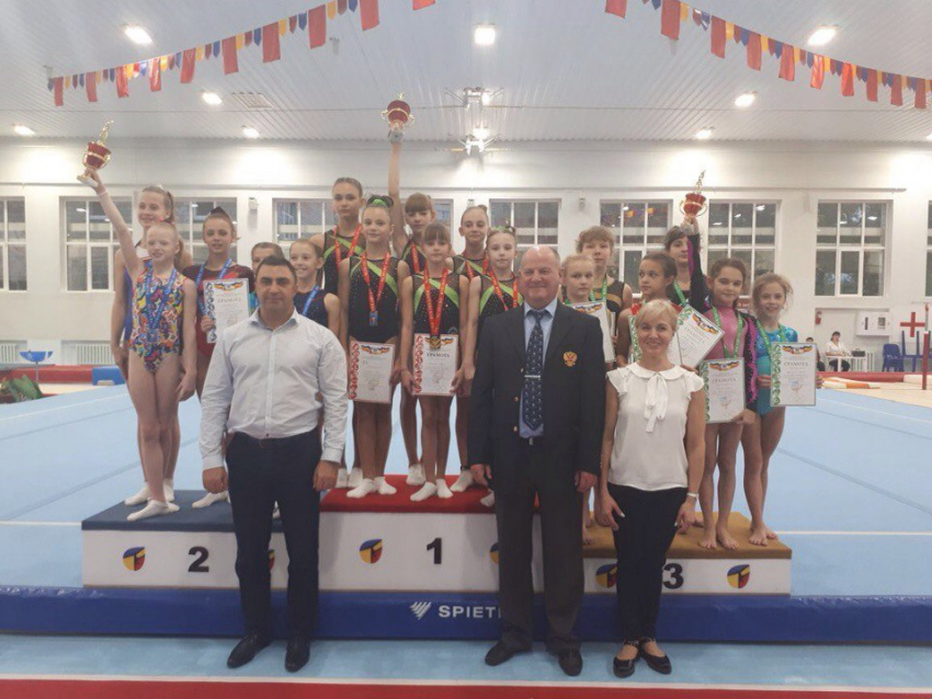 Спортивные гимнасты из Волгодонска «блеснули» на областном турнире 