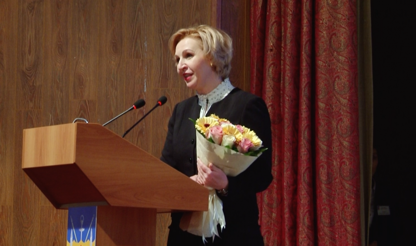 Министр образования Дона Лариса Балина в день рождения приехала на отчет Виктора Мельникова 