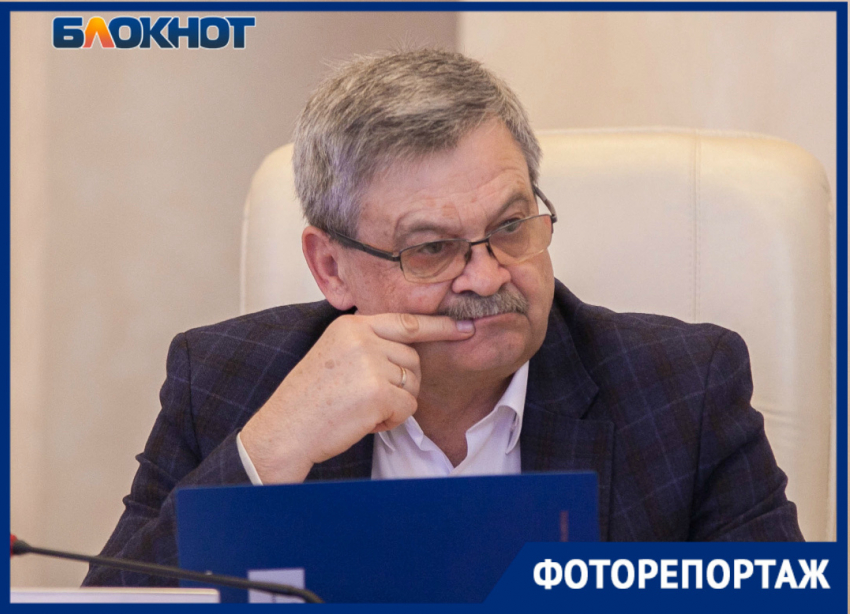 «Найди своего депутата на фото»: Заседание гордумы Волгодонска в лицах 