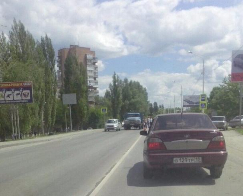 Пешехода сбили на Степной в Волгодонске, движение в этом направлении перекрыто 
