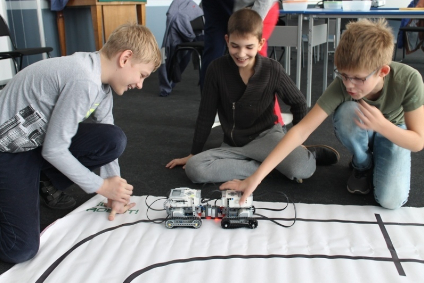 Школьники из Волгодонска отправятся в Волгоград для участия в соревнованиях роботов