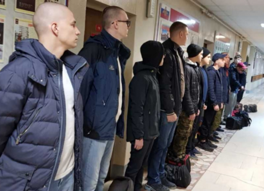 Повестки в военкомат были разосланы более 800 призывникам в Волгодонске
