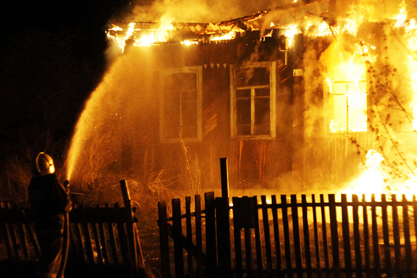 Частный дом сгорел в Волгодонске 