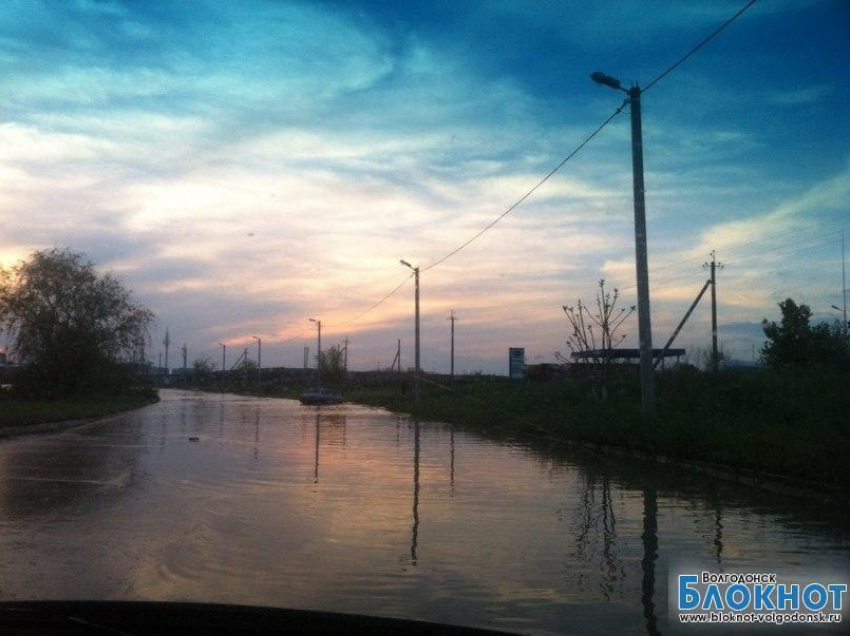 В Волгодонске в районе В-7 «утонул» ВАЗ 21099
