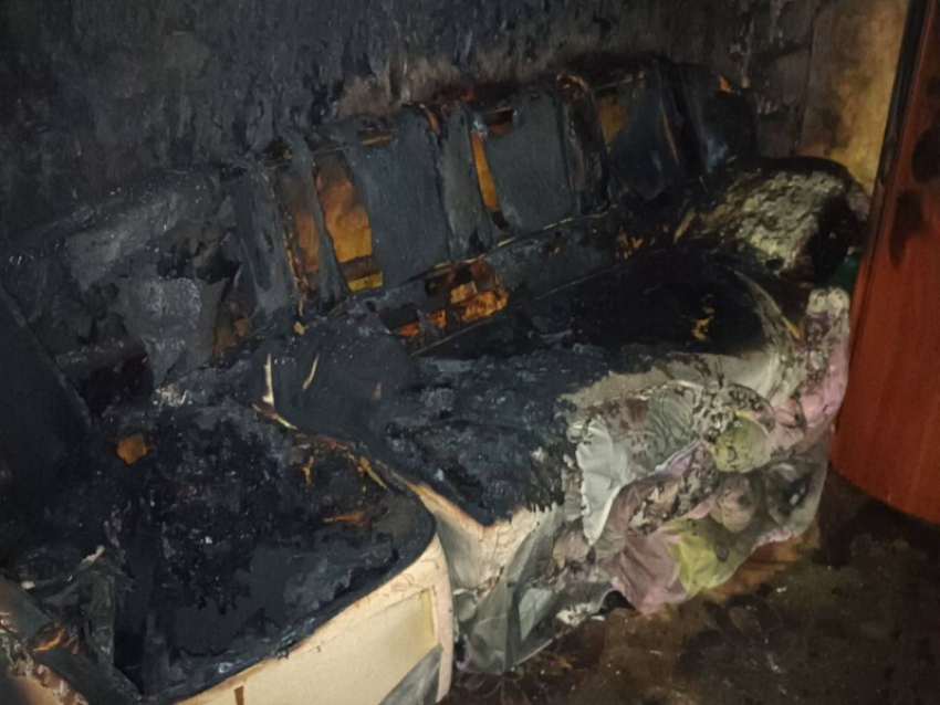 Двухлетний ребенок погиб при пожаре в Семикаракорском районе 